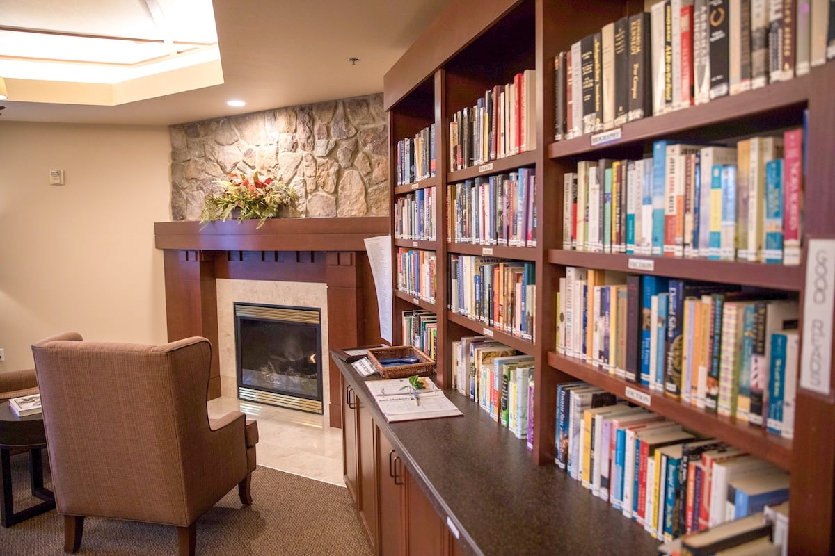 171114_MBT_Hearthstone_Library_and_Living_Room_Ben_Blair-59