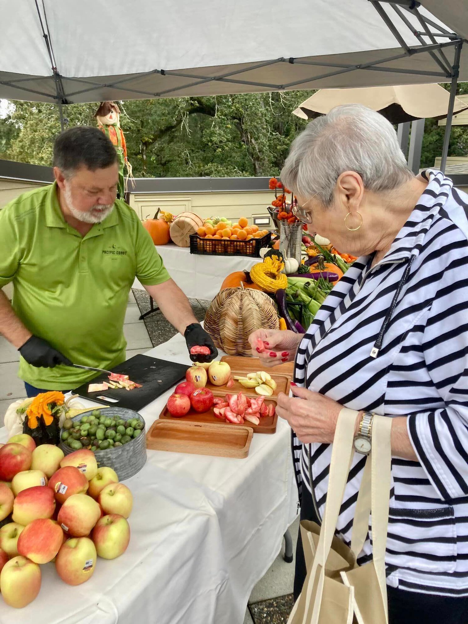 Woman and a man at a farmer's market