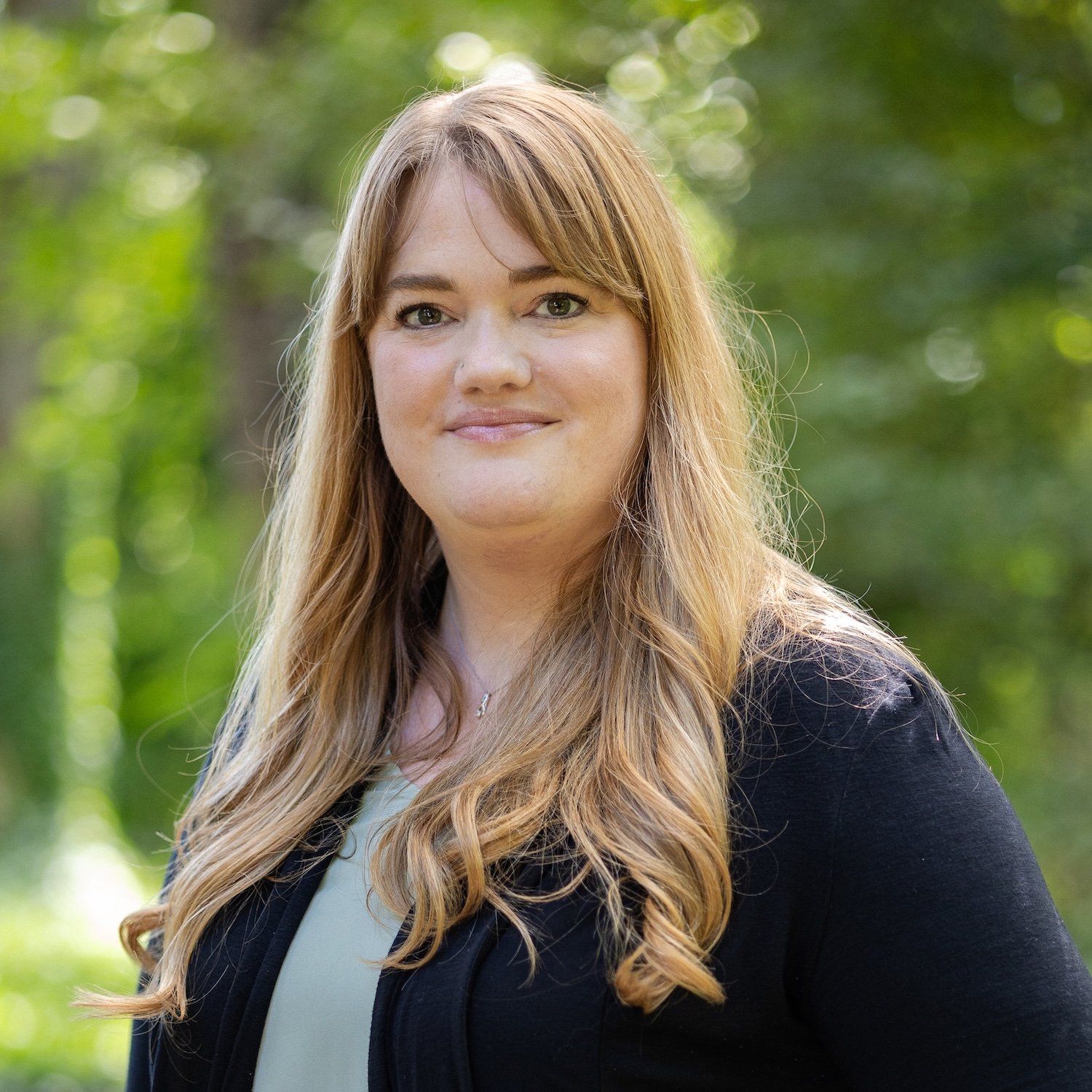 Beth Mueller Headshot_4_web