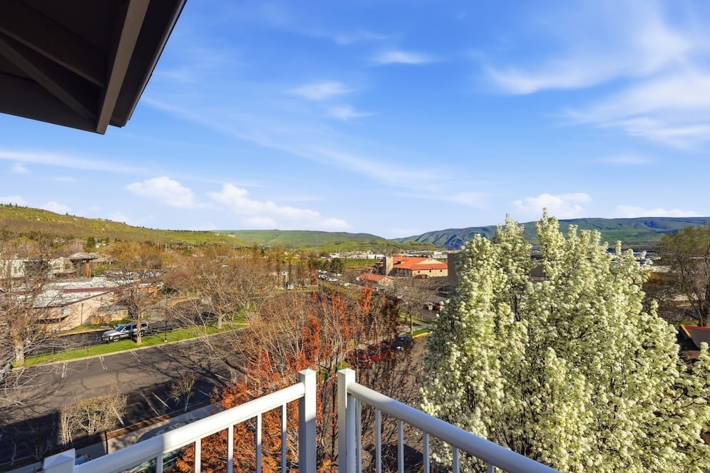 The Springs at Mill Creek Senior Living Community Enjoy Outdoor Living