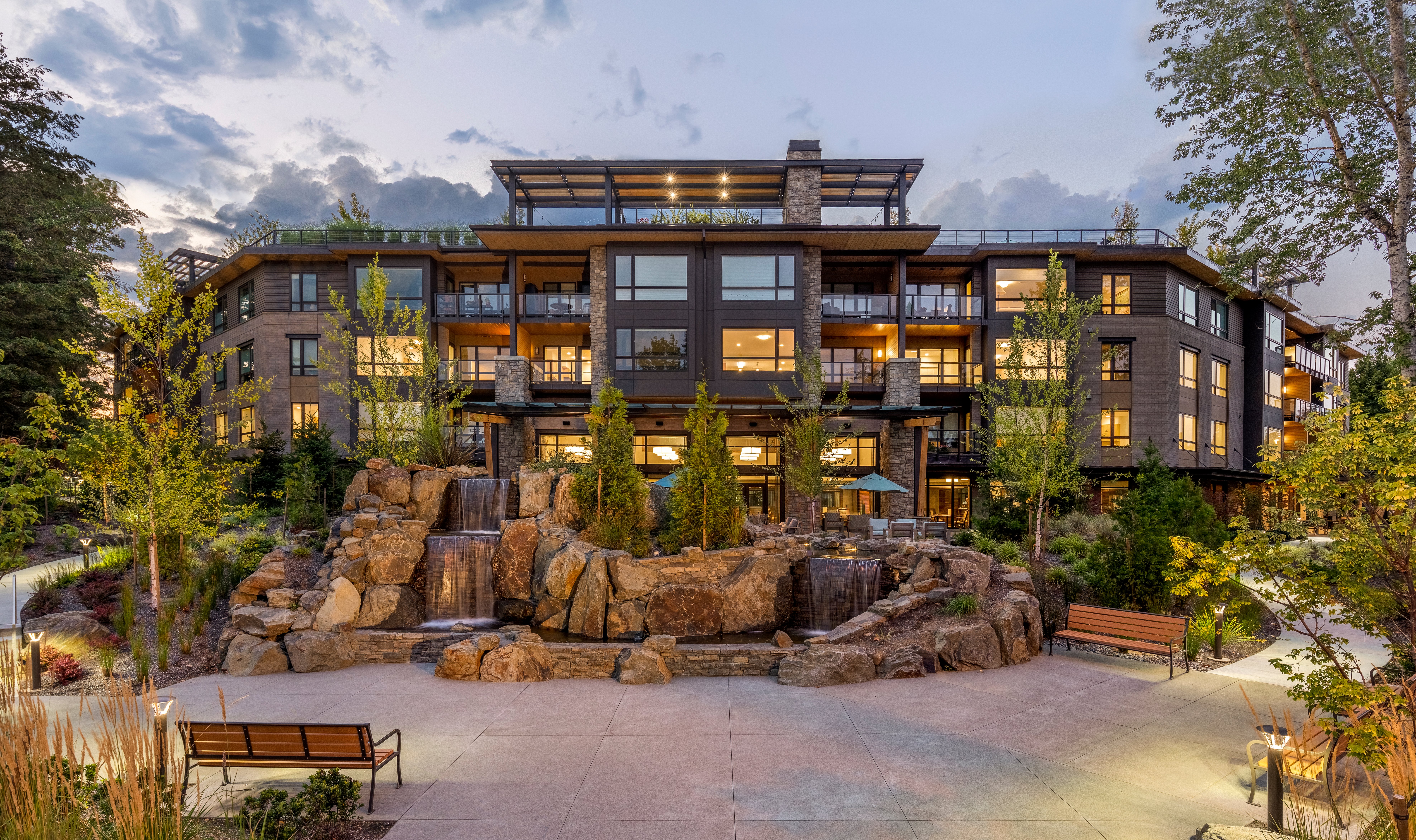 b.The-Springs-at-Lake-Oswego_Oregon_exterior_senior_living