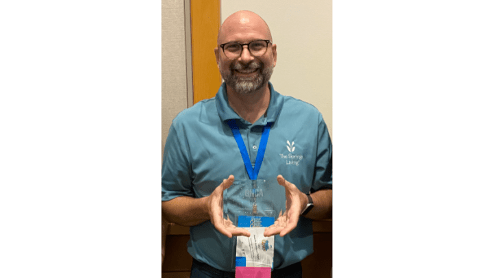 Happy Valley Life Enrichment Director Receives 2023 Enrichment of Life Award from Oregon Health Care Association