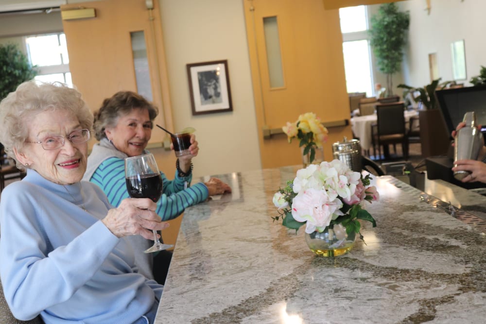 Residents enjoying beverages at The Springs at Anna Maria in Medford, Oregon